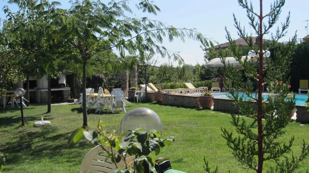 Nido Del Merlo Bed & Breakfast Santomato 2*,  Italy