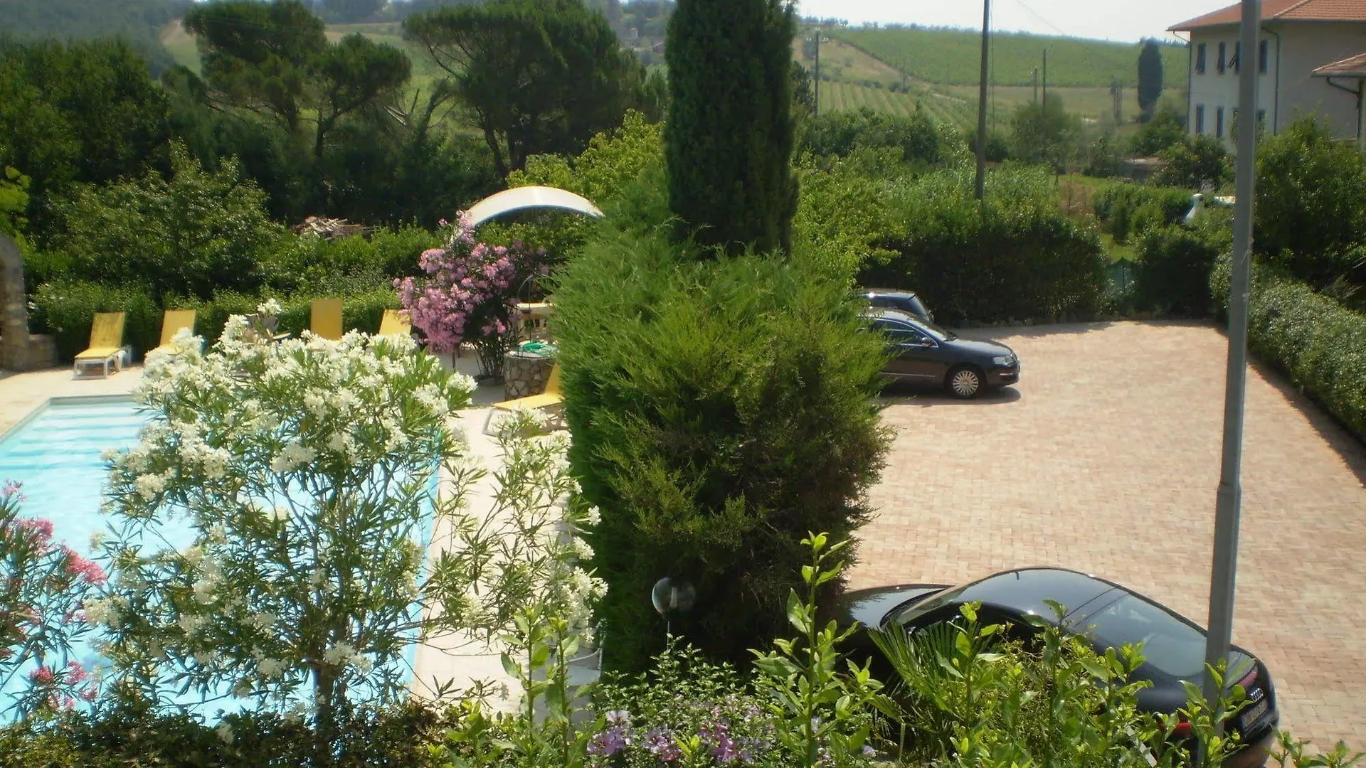 Nido Del Merlo Bed & Breakfast Santomato